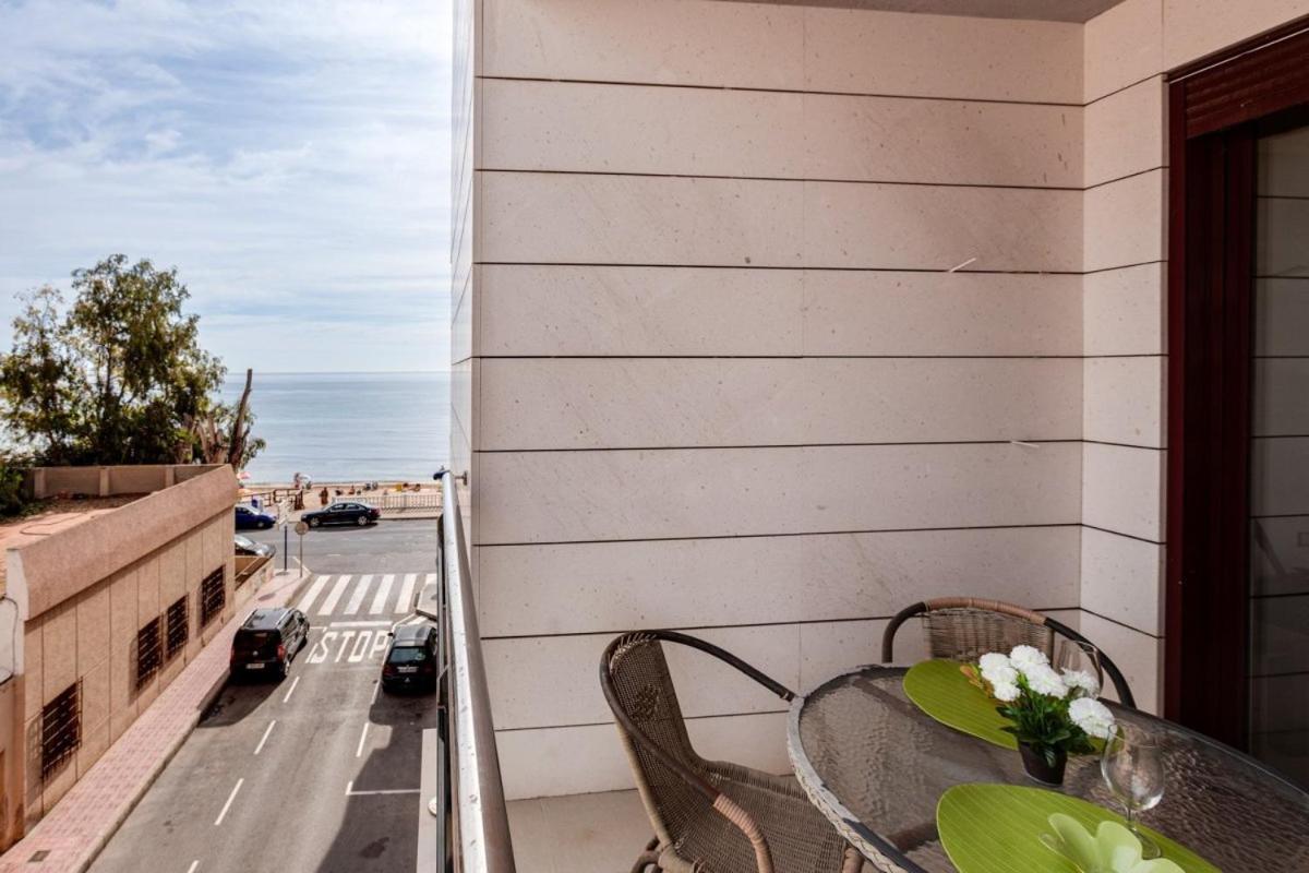 Nice Apartment With Terrace On The Los Locos Beach 托雷维耶哈 外观 照片